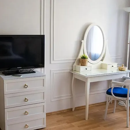 Апартаменты Apartamentet E Kendshme Дуррес